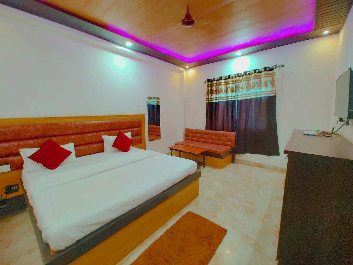Elegance Hotel And Banquet Ayodhya Eksteriør bilde