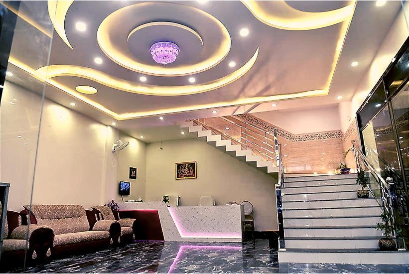 Elegance Hotel And Banquet Ayodhya Eksteriør bilde