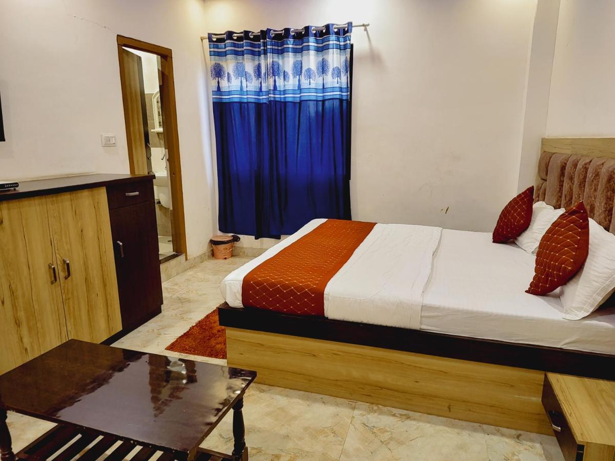 Elegance Hotel And Banquet Ayodhya Eksteriør bilde
