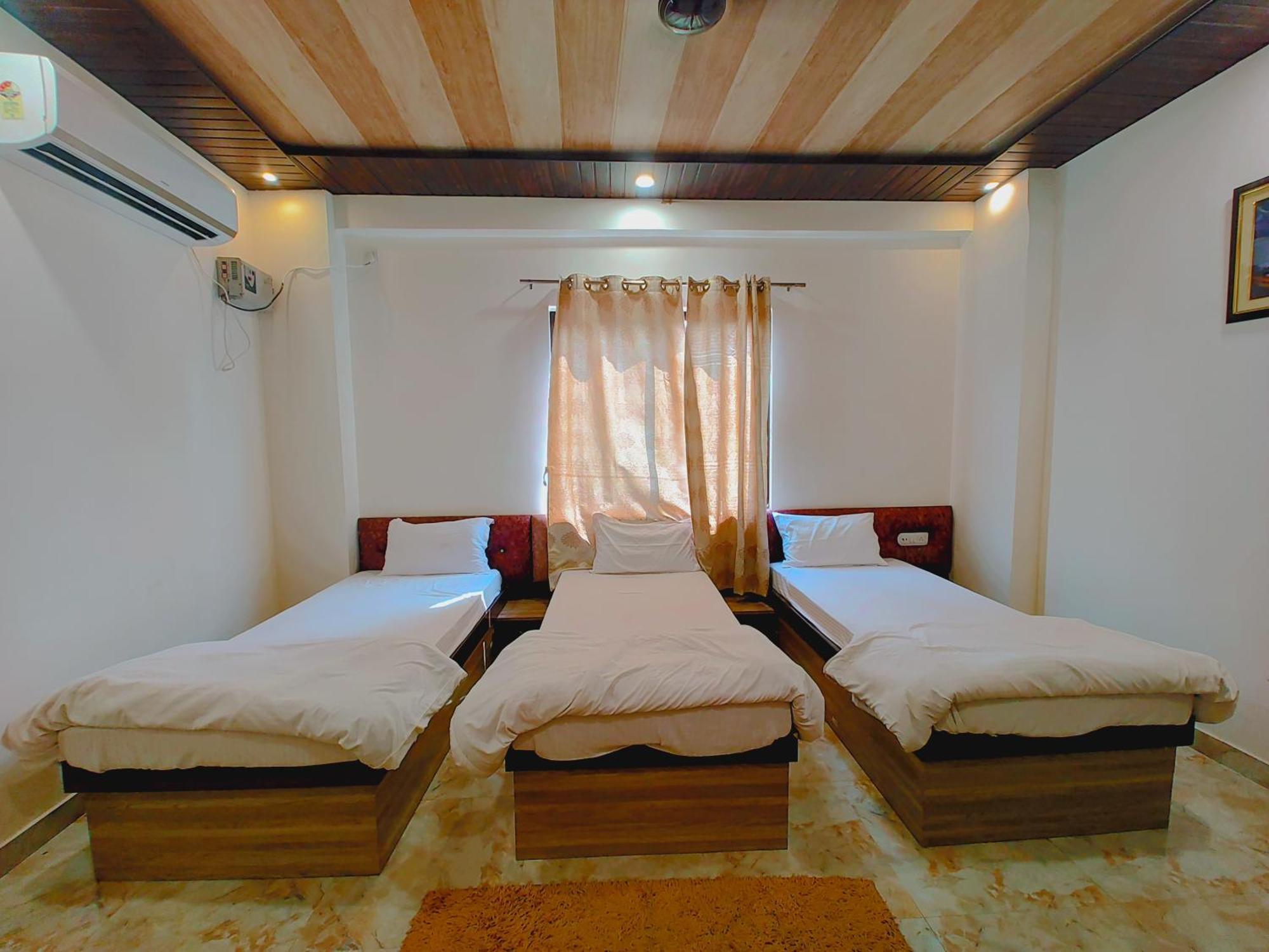 Elegance Hotel And Banquet Ayodhya Eksteriør bilde