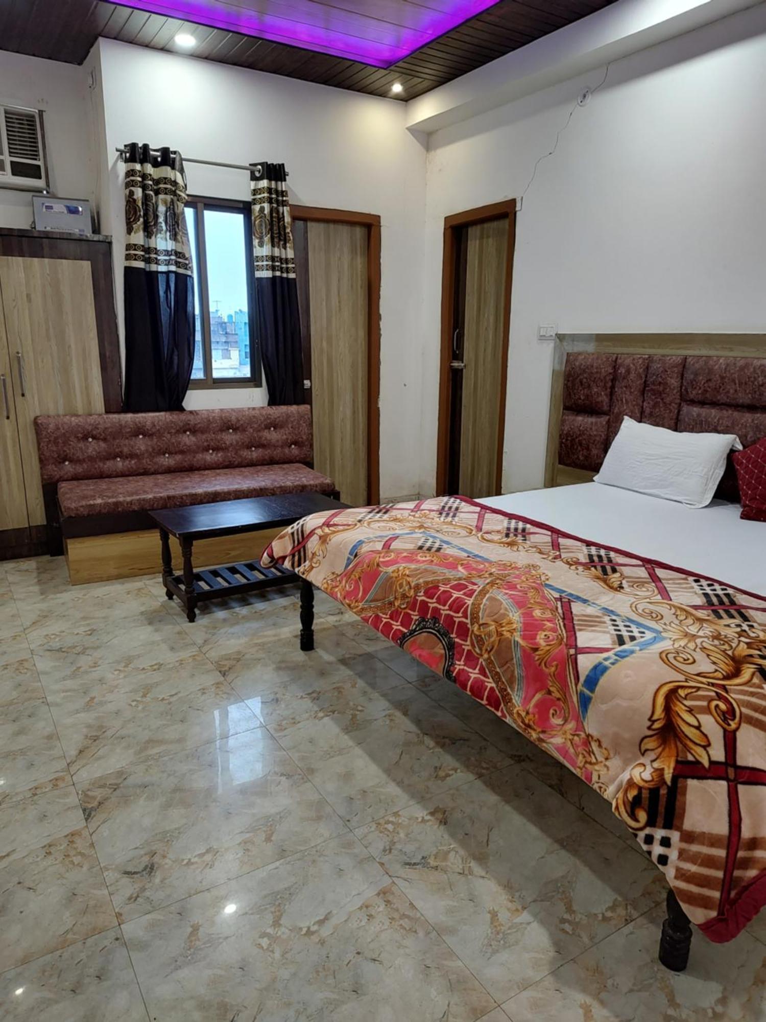 Elegance Hotel And Banquet Ayodhya Eksteriør bilde