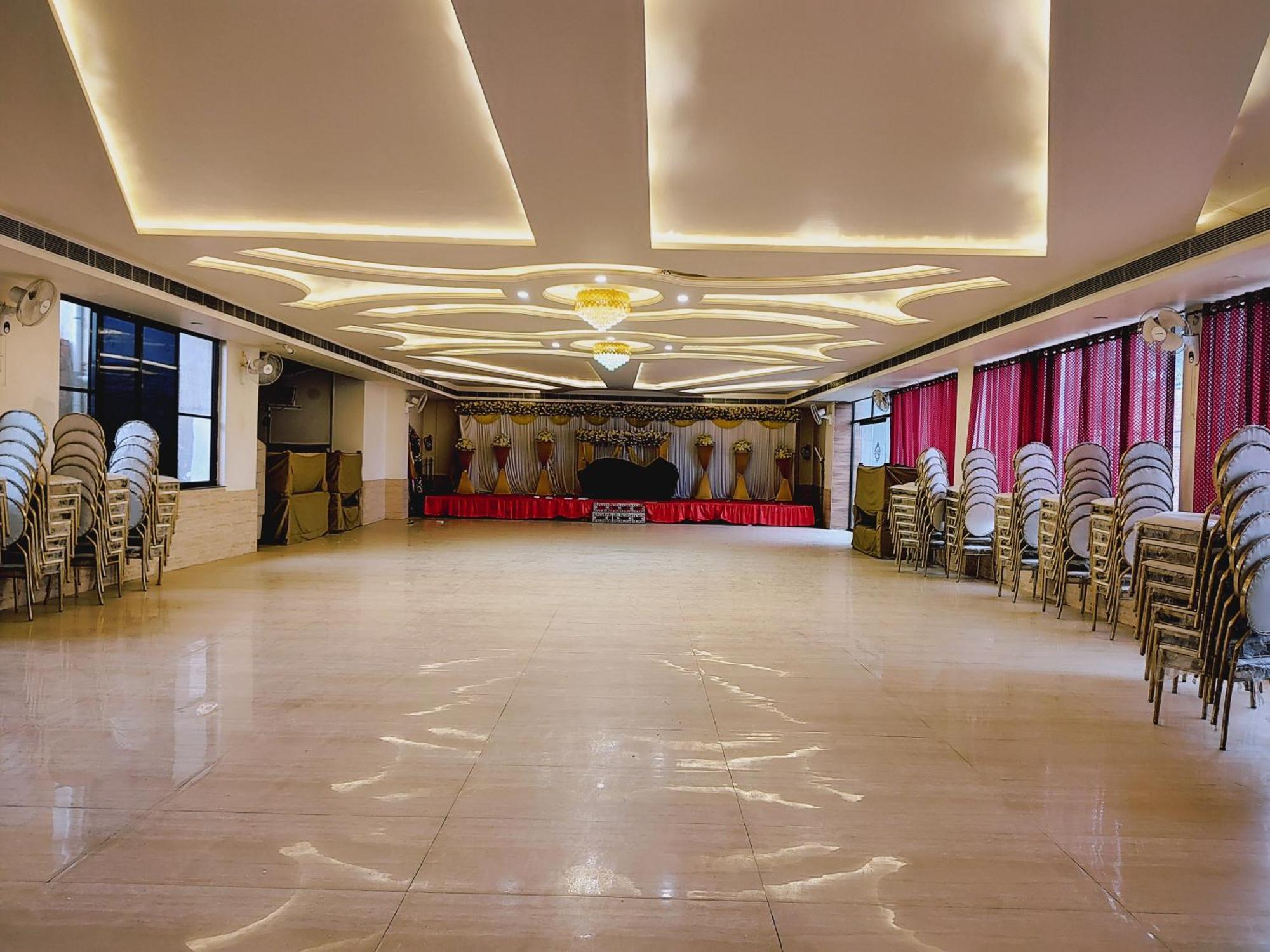 Elegance Hotel And Banquet Ayodhya Eksteriør bilde