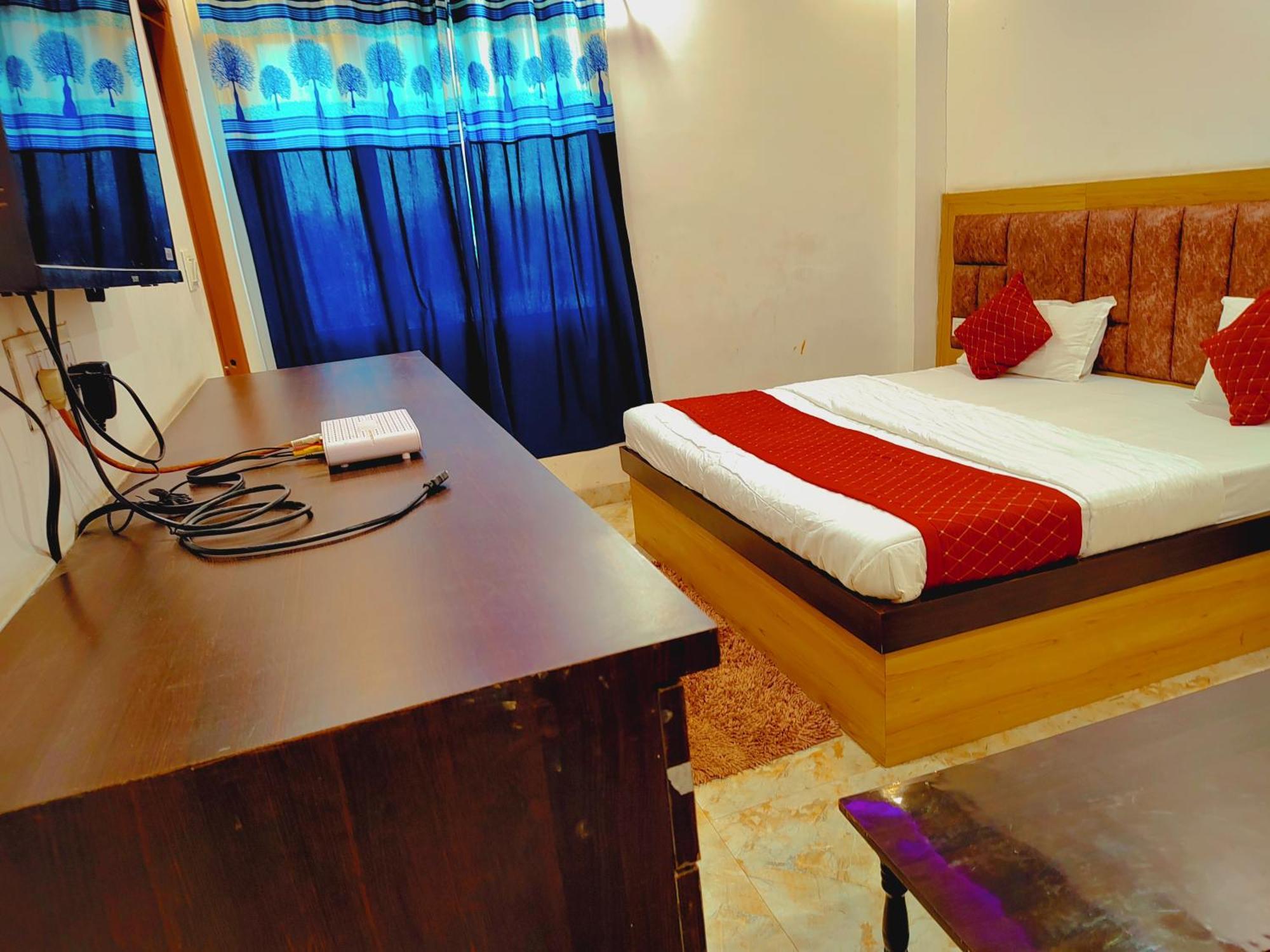 Elegance Hotel And Banquet Ayodhya Eksteriør bilde