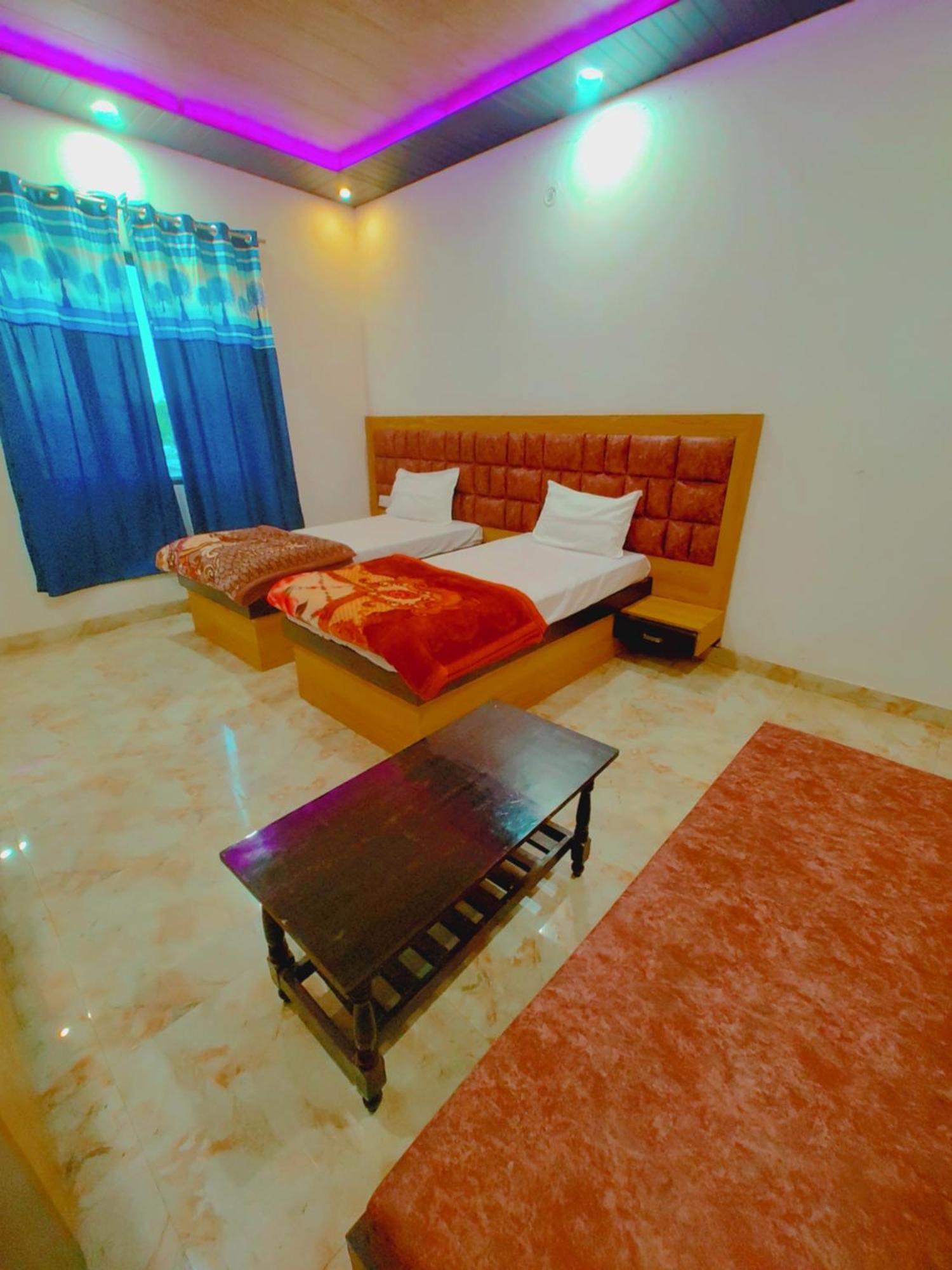 Elegance Hotel And Banquet Ayodhya Eksteriør bilde