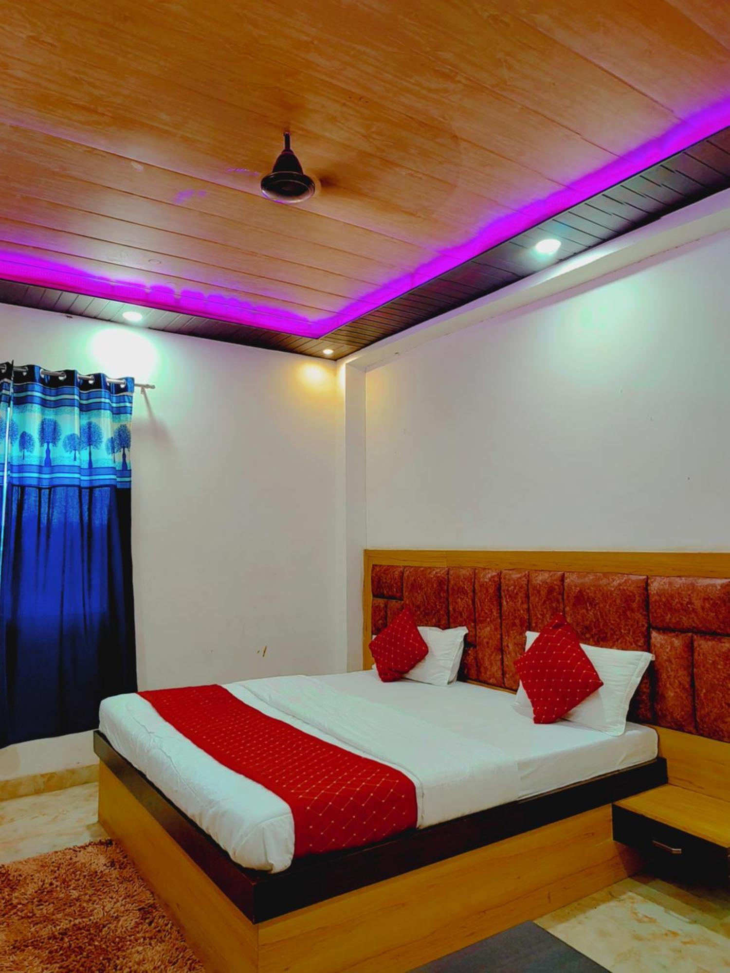Elegance Hotel And Banquet Ayodhya Eksteriør bilde
