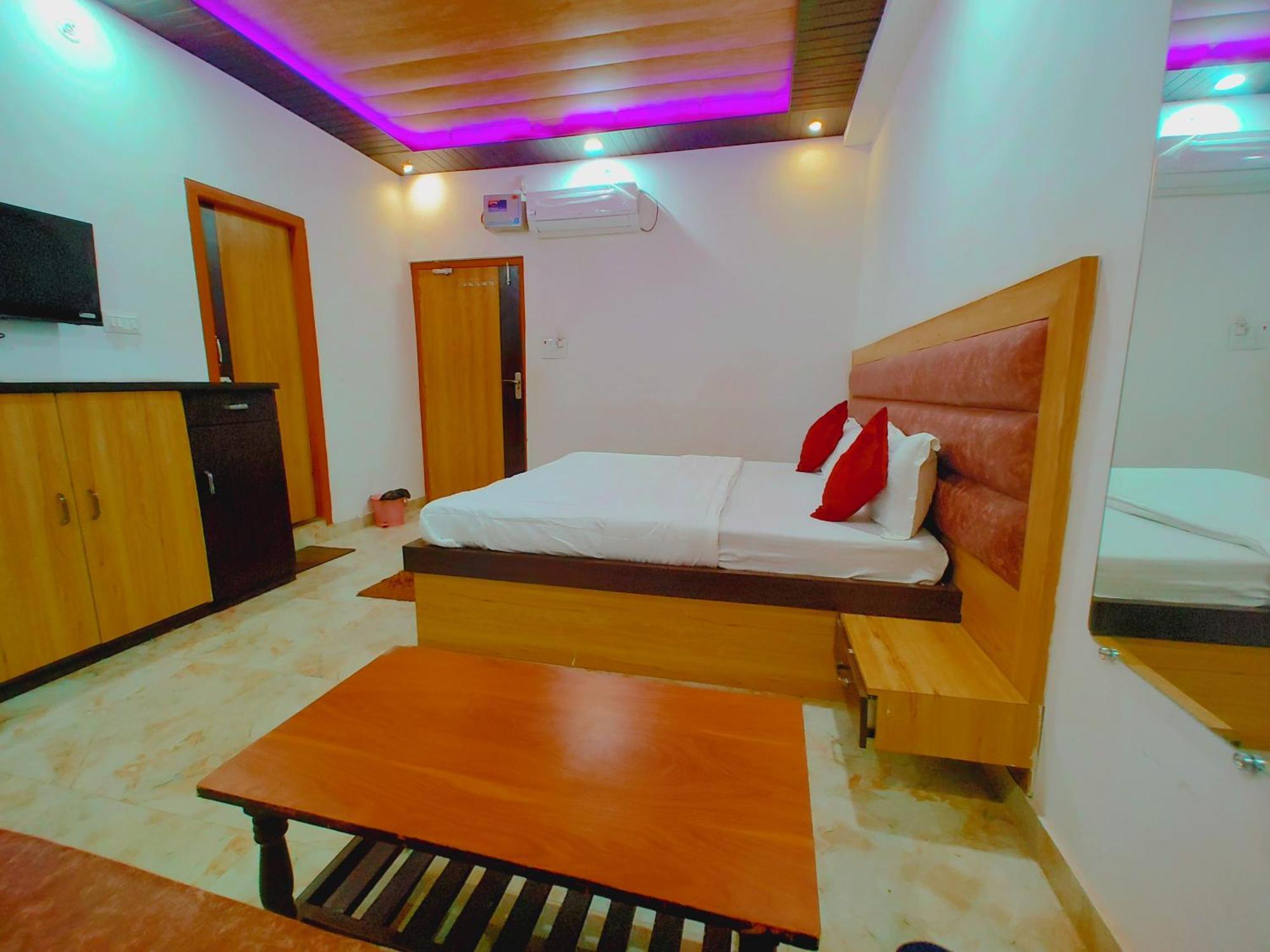 Elegance Hotel And Banquet Ayodhya Eksteriør bilde