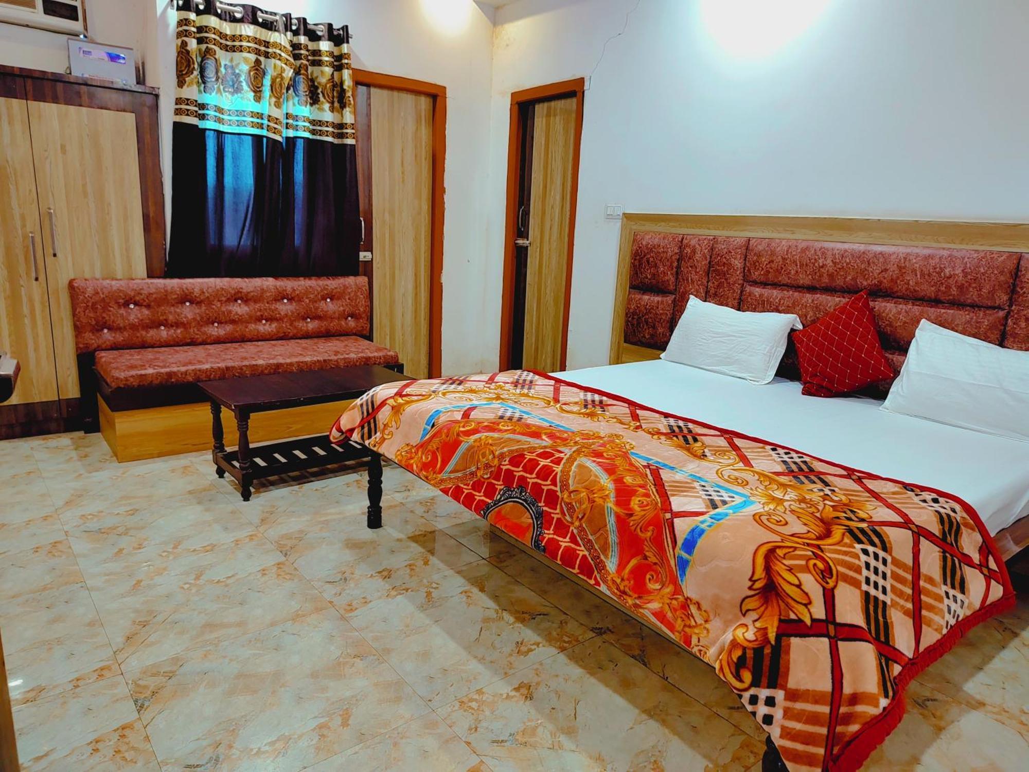 Elegance Hotel And Banquet Ayodhya Eksteriør bilde