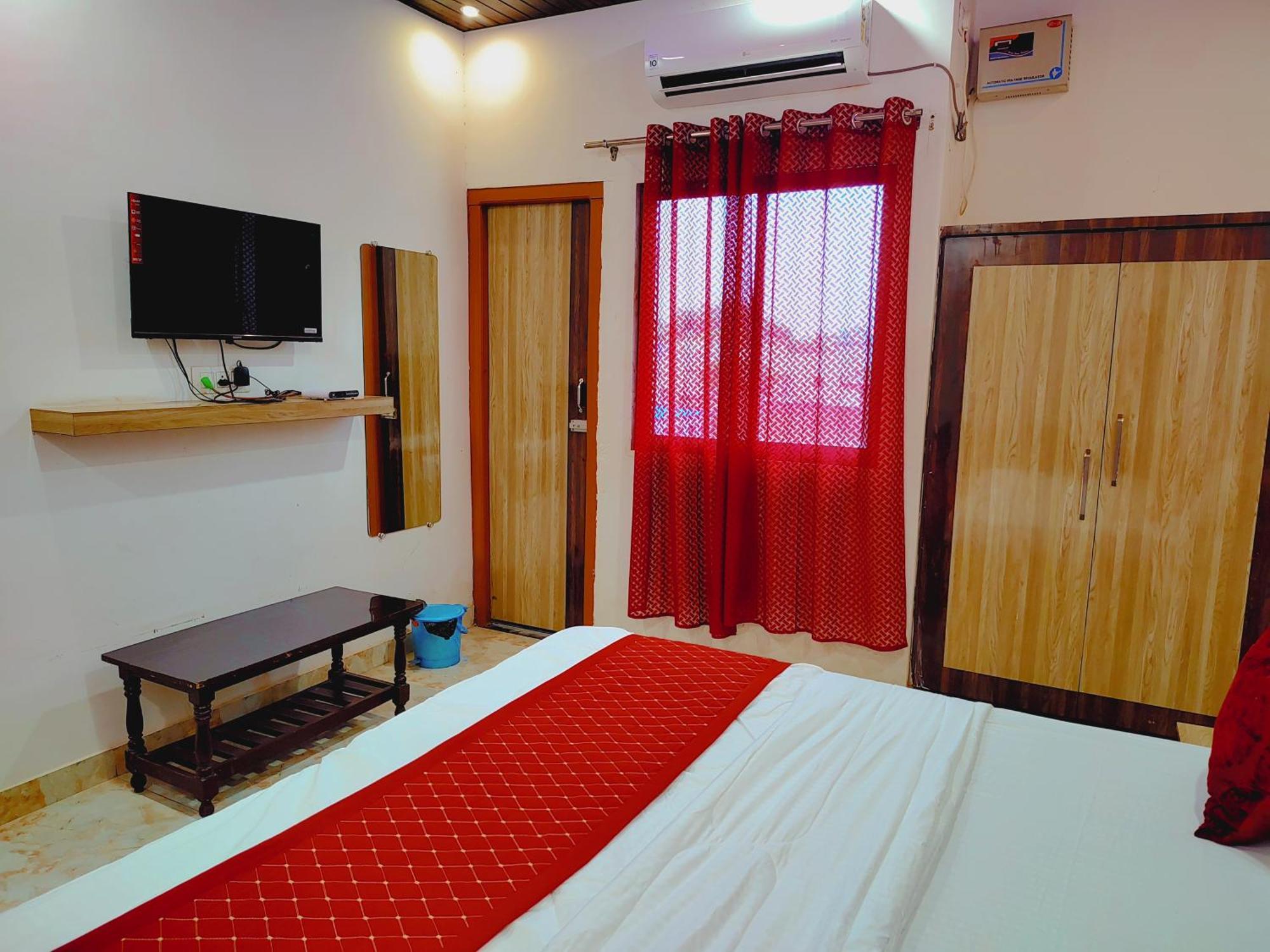 Elegance Hotel And Banquet Ayodhya Eksteriør bilde