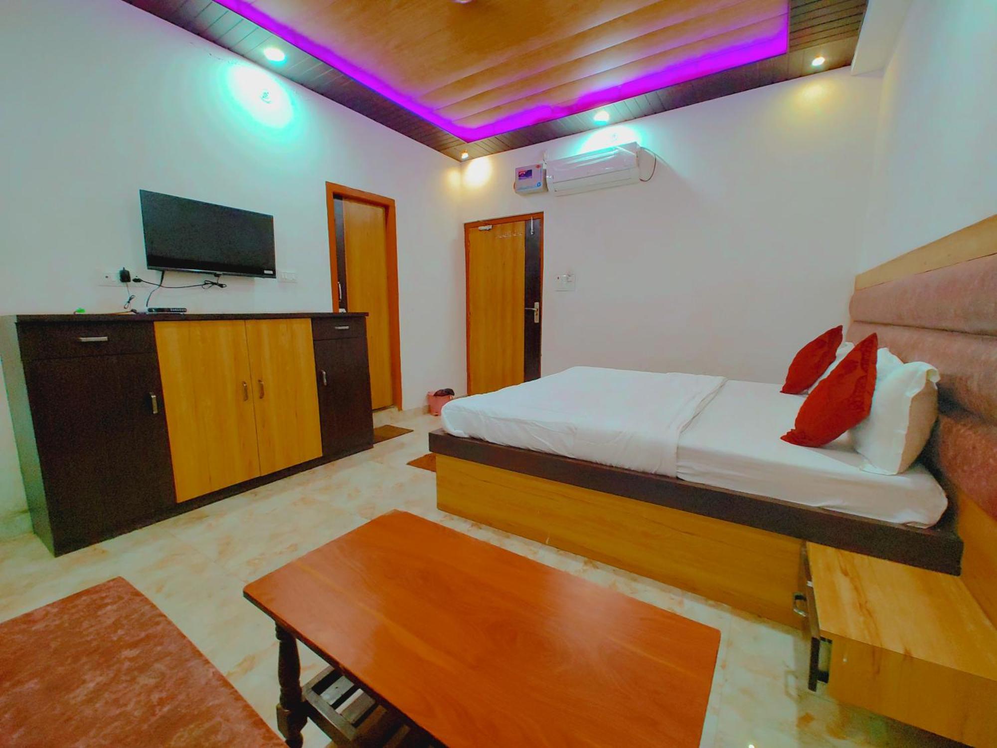 Elegance Hotel And Banquet Ayodhya Eksteriør bilde