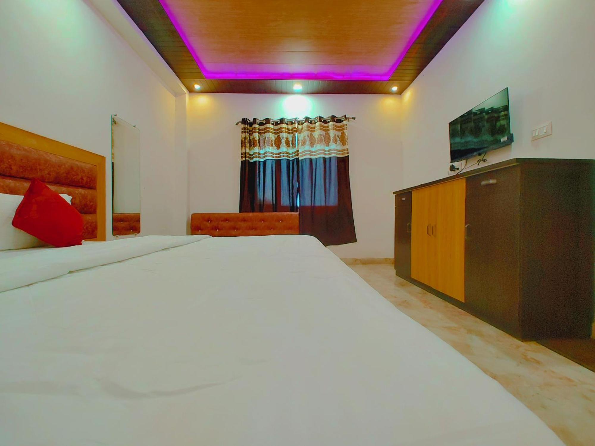Elegance Hotel And Banquet Ayodhya Eksteriør bilde
