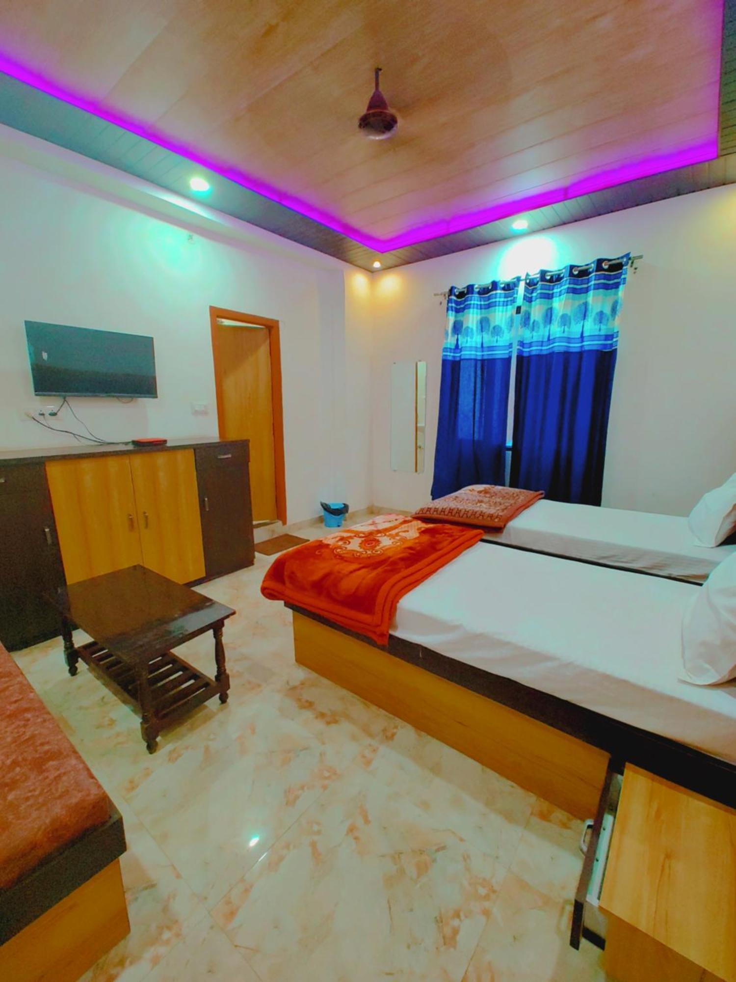 Elegance Hotel And Banquet Ayodhya Eksteriør bilde