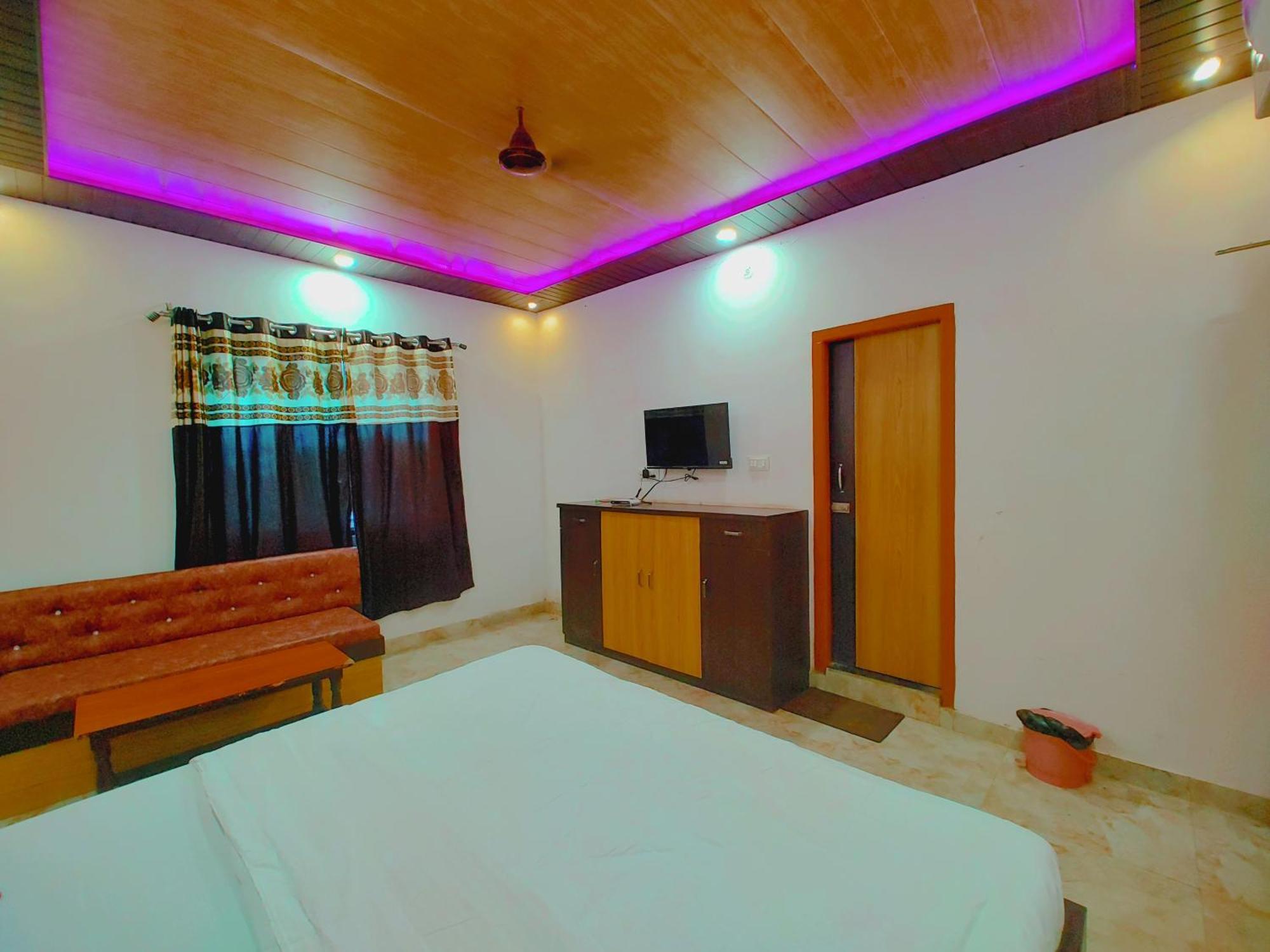 Elegance Hotel And Banquet Ayodhya Eksteriør bilde