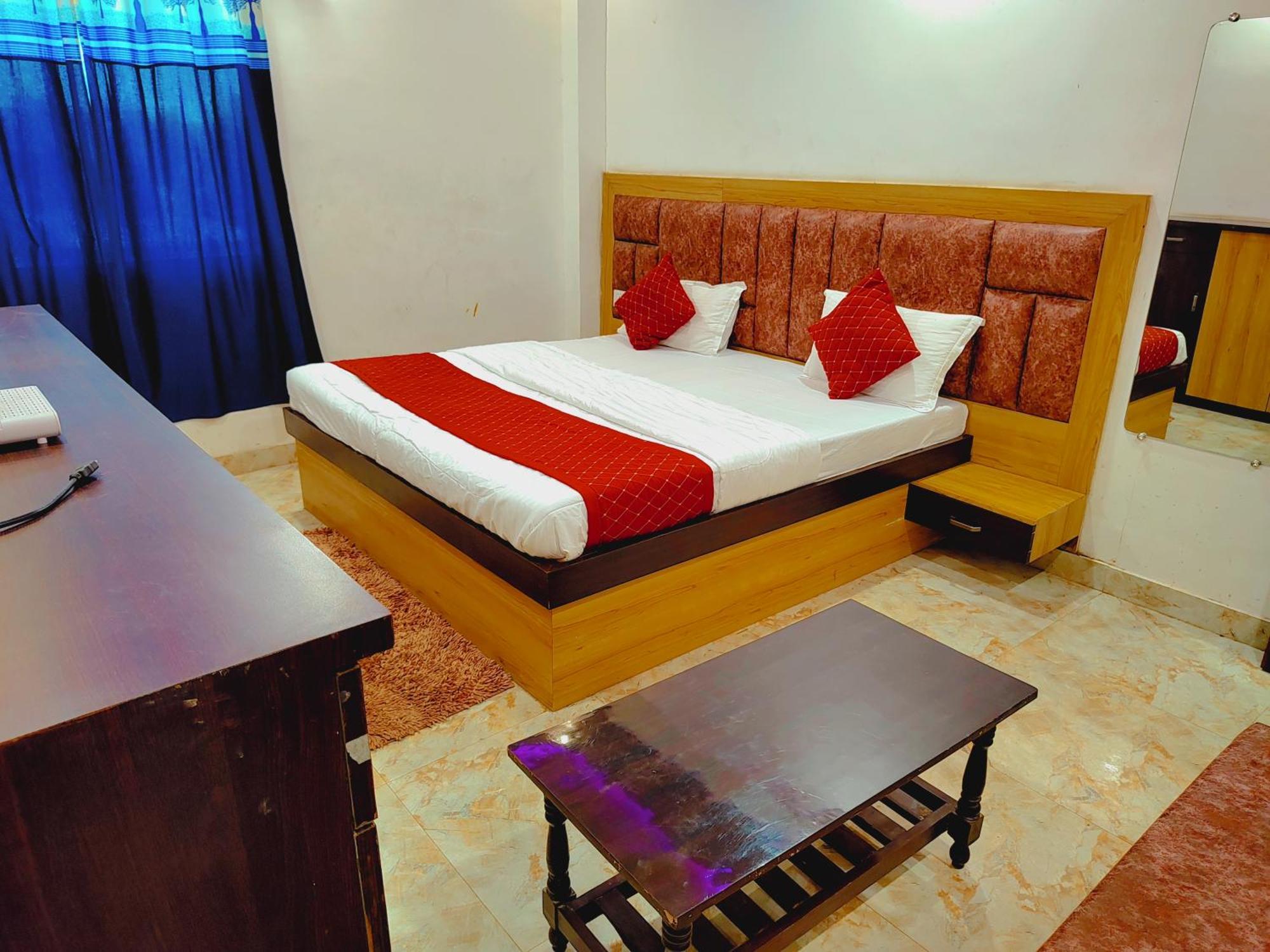 Elegance Hotel And Banquet Ayodhya Eksteriør bilde