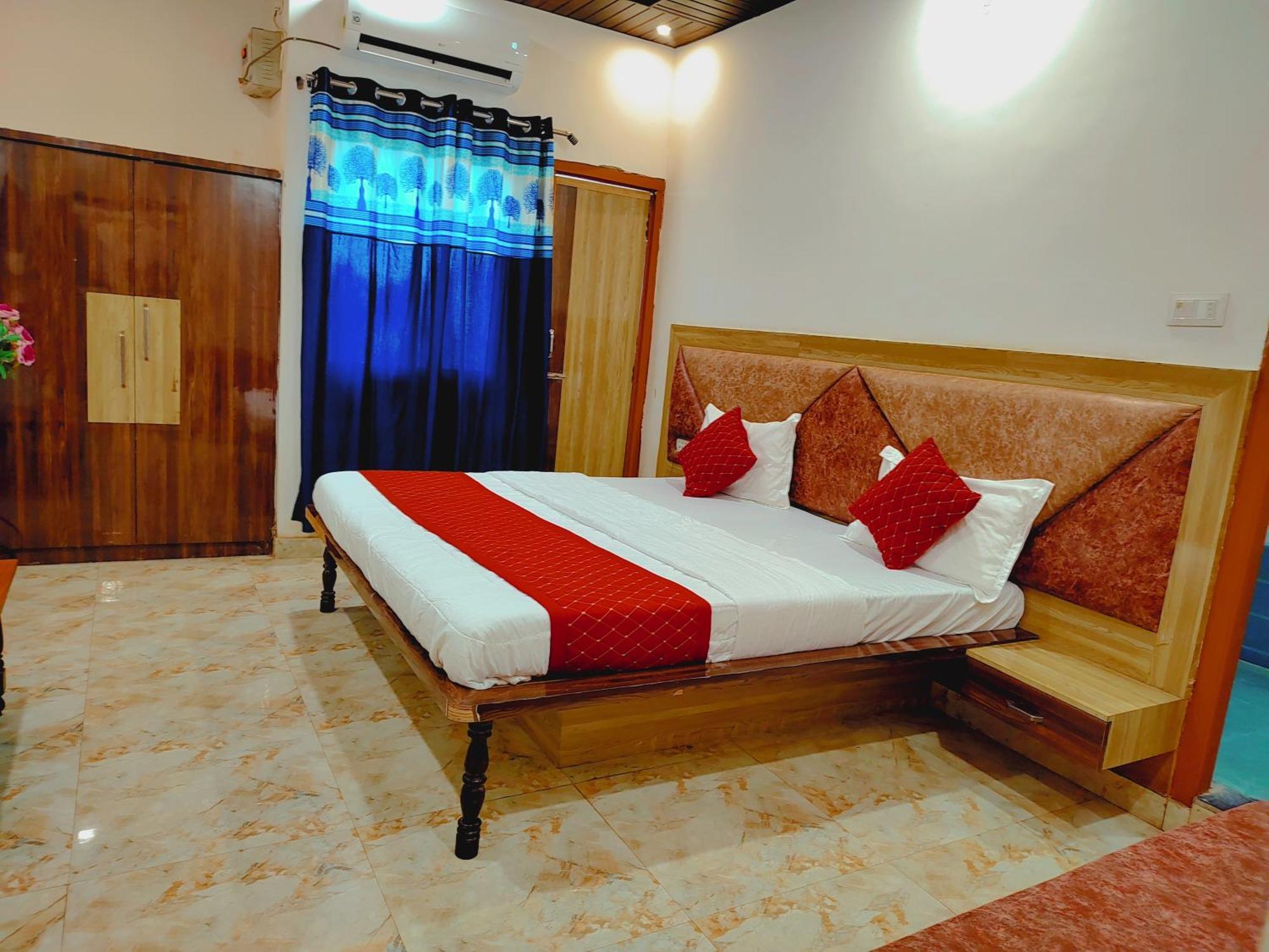 Elegance Hotel And Banquet Ayodhya Eksteriør bilde
