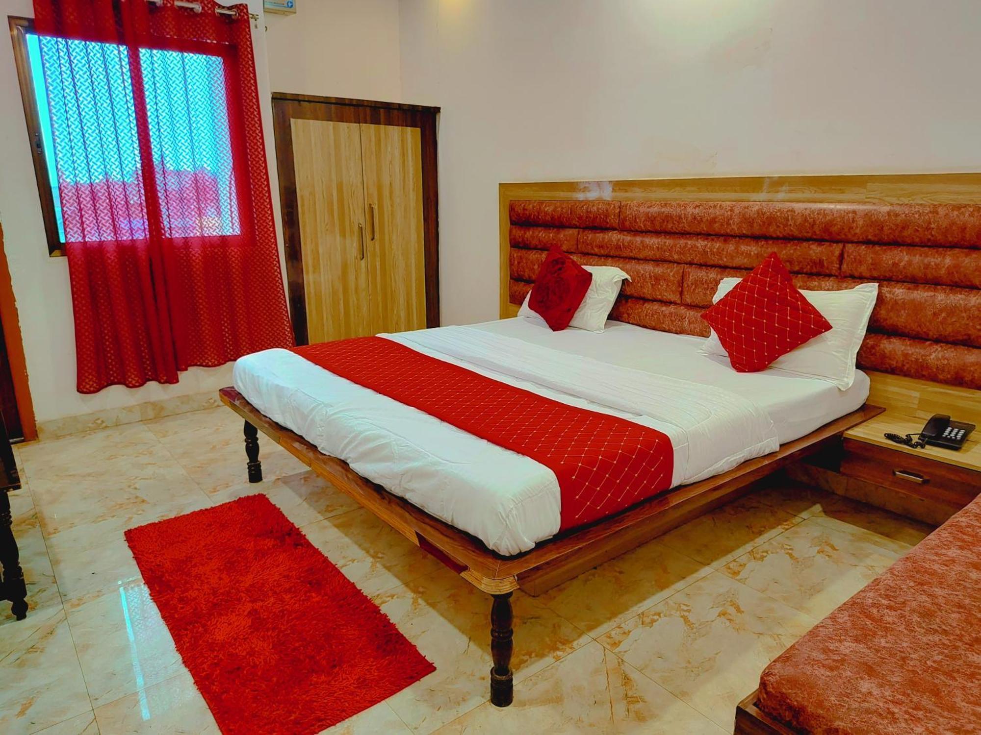 Elegance Hotel And Banquet Ayodhya Eksteriør bilde